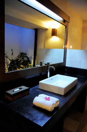 Bathroom 7