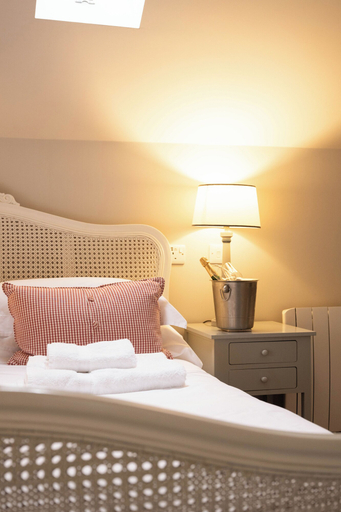 Bedroom 2, St Tudy Inn, Cornwall