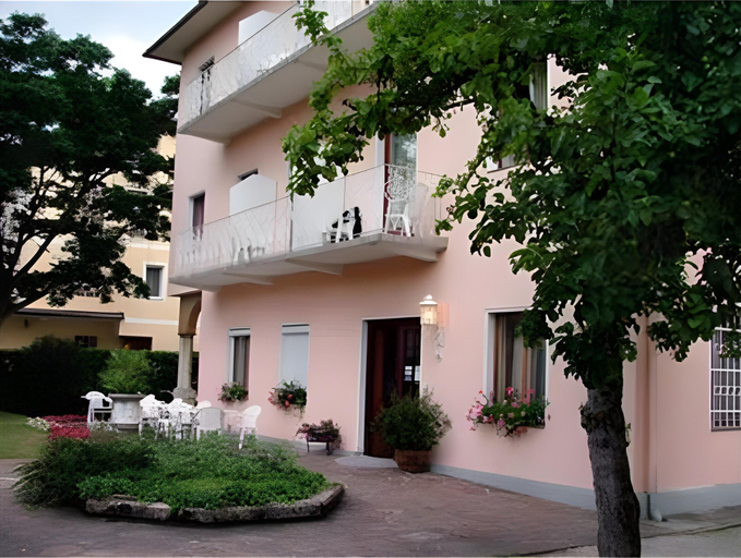 Others 5, Villa Auguste, Klagenfurt Land