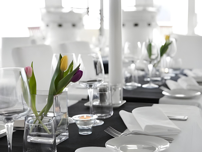 Food & Drinks 5, Malardrottningen Yacht Hotel & Restaurant, Stockholm