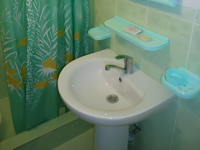 Bathroom 4, Kuzbass, Gelendzhik gorsovet