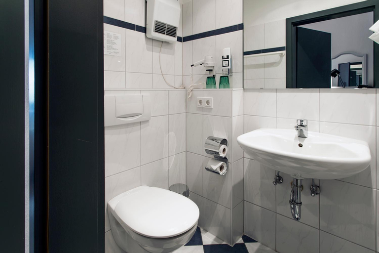 Bathroom 3