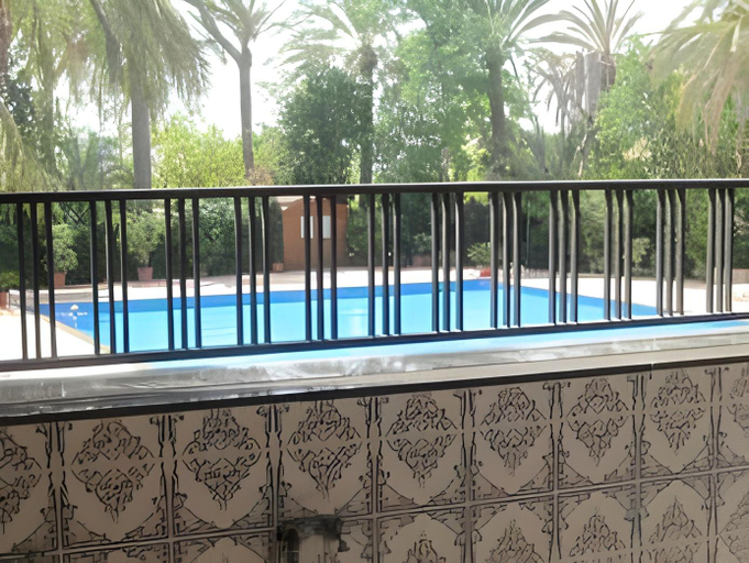 Others 4, Las Palmeras, Alicante