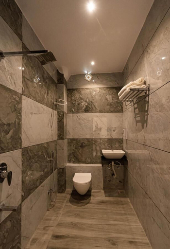 Bathroom 5, Hotel Panna Shree, Ujjain