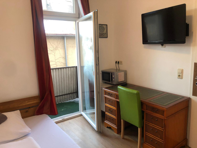 Bedroom 4, Hotel Pension Schmellergarten, München
