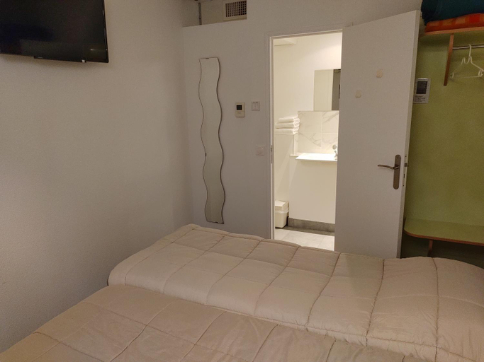 Bedroom 12