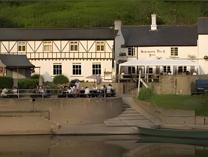 Others 5, The Saracens Head Inn, Gloucestershire