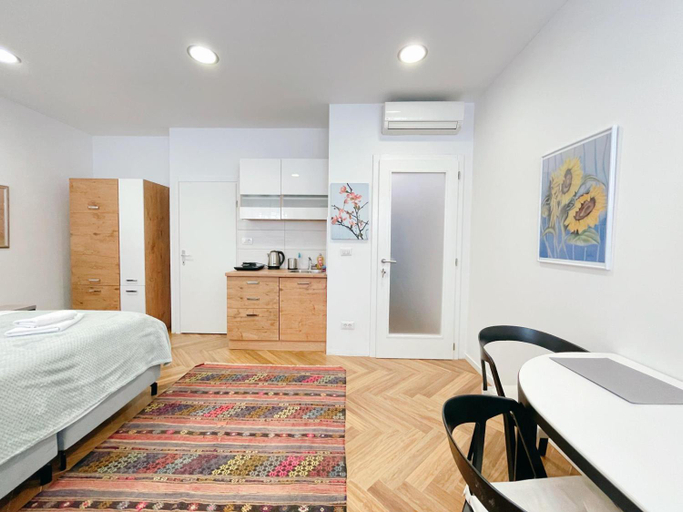 3, Apartment Candy, Pula