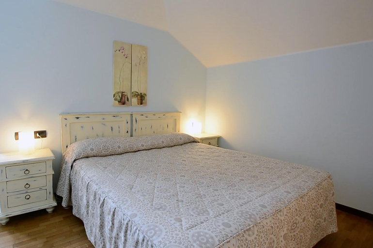 Bedroom 3, Hotel Risi, Lecco