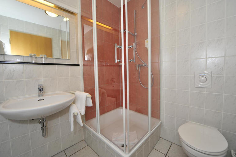 Bathroom 4, Godewind, Rostock