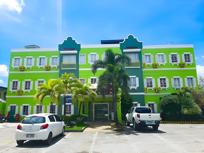 Exterior & Views