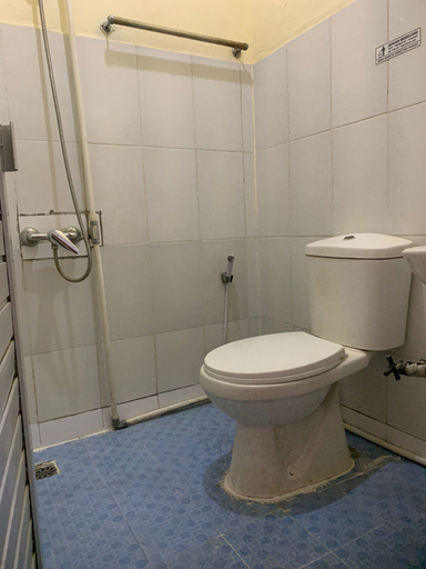 Bathroom 5, NamRoom at Cempaka, Central Jakarta