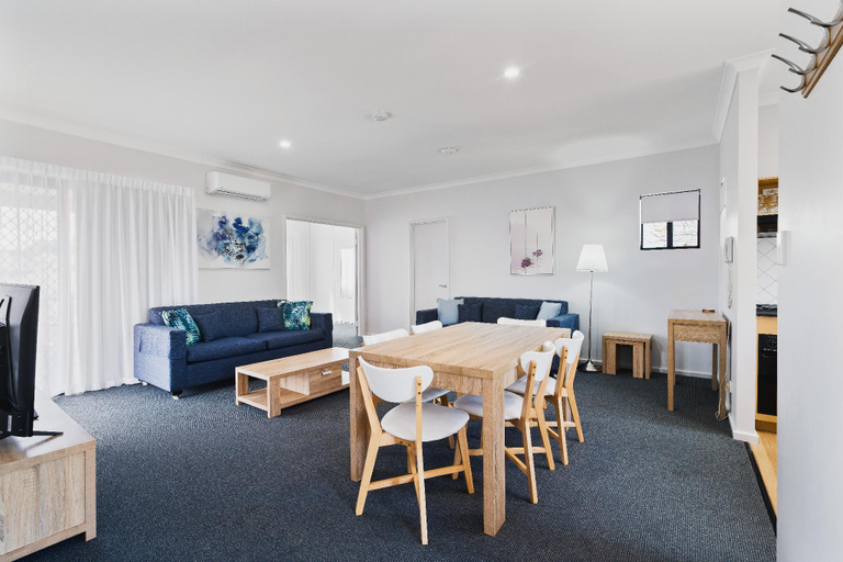 Dining Room 6