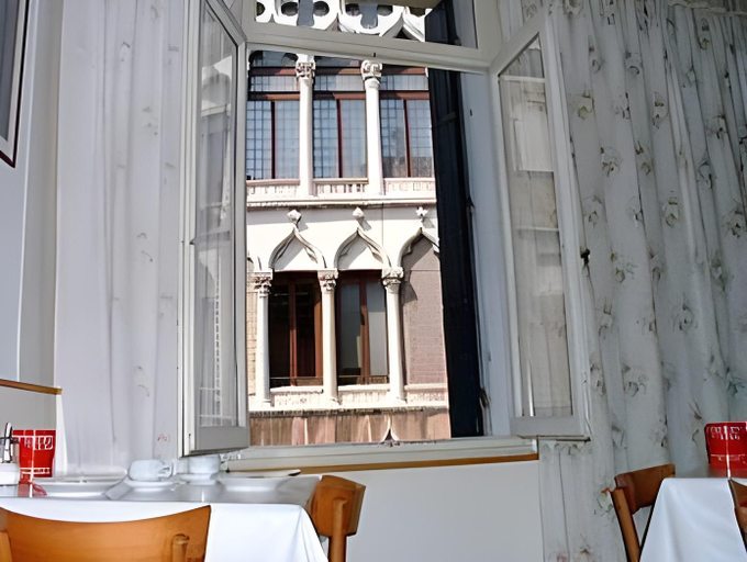 Others 5, Hotel Caneva, Venezia