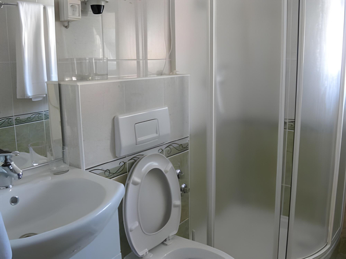 Bathroom 4, Viktorija, Seget