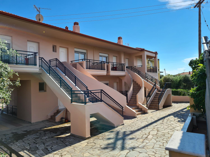 Others 3, Villa Keramidi, East Macedonia and Thrace