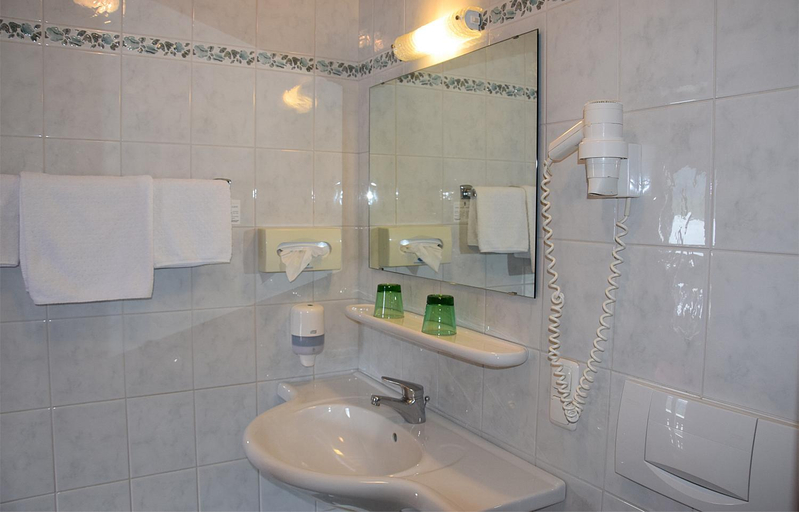 Bathroom 4, Hotel Seehang Garni, Salzburg Umgebung