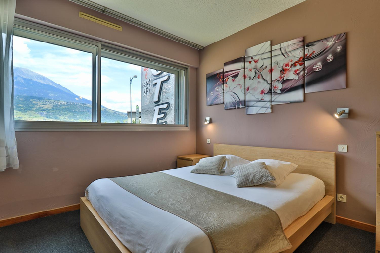 Bedroom 2, Hotel Les Flots Bleus, Hautes-Alpes