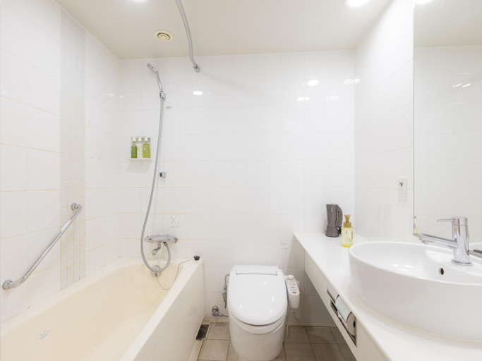 Bathroom 19