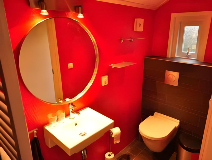 Bathroom 3, B&B De Wadvaarder, Terschelling