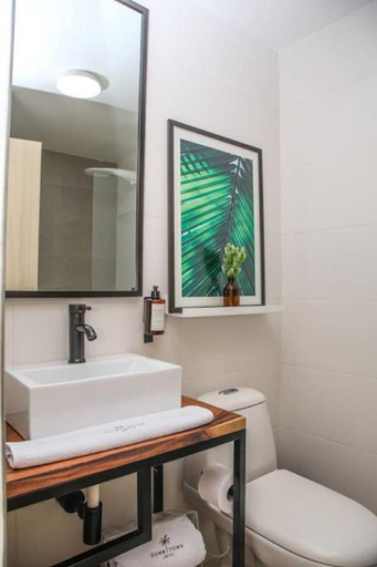 Bathroom, DownTown Lofts by Palermo Home, Santa Marta (Dist. Esp.)