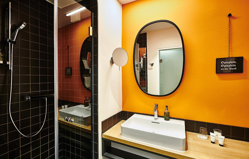 Bathroom 4, Hotel Zugbrucke Grenzau GmbH, Westerwaldkreis
