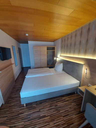 Bedroom 21
