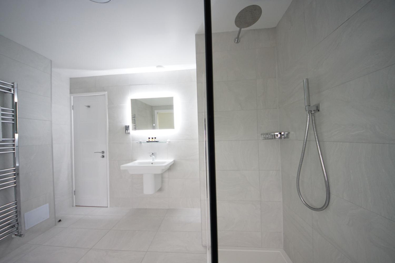 Bathroom 4, Grand Hotel Swanage, Dorset