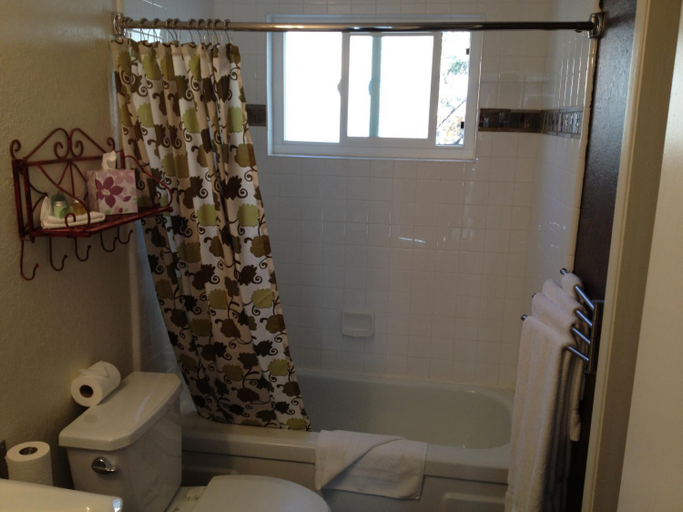 Bathroom 7