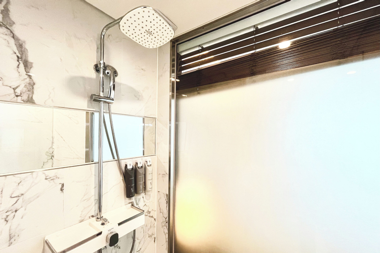 Bathroom 22