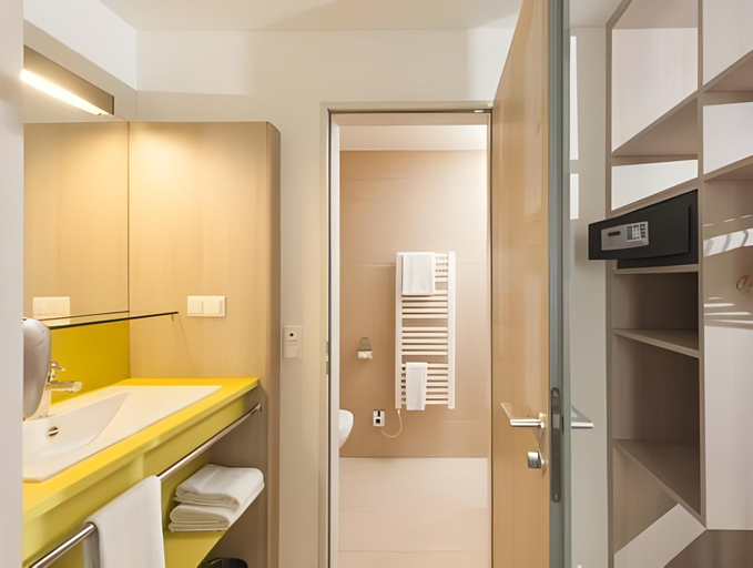 Bathroom 3, PLAZA INN Bad Rappenau, Heilbronn