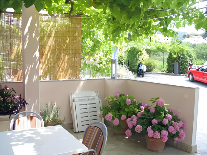Food & Drinks, House Filomena, Lopar/Supetarska Draga