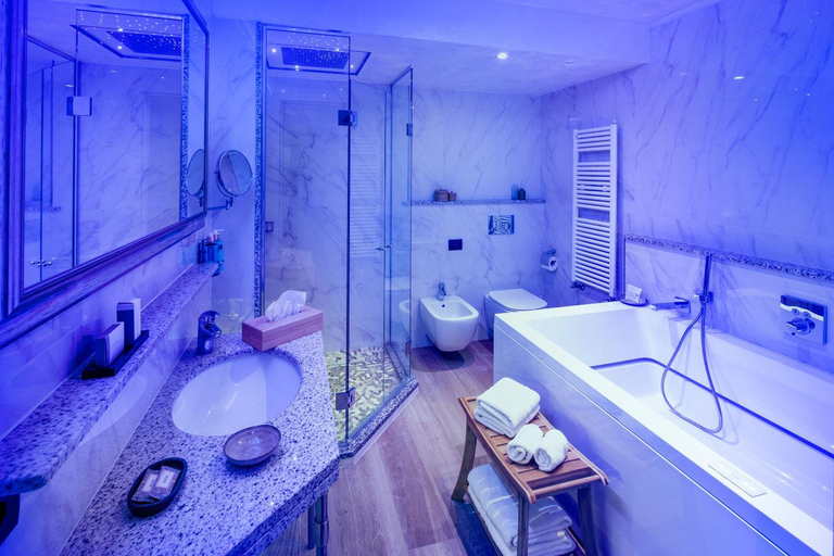 Bathroom 12
