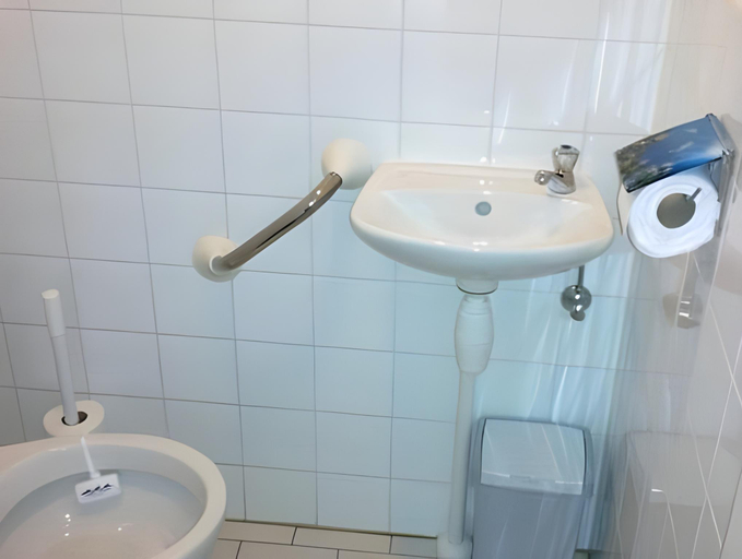 Bathroom 3, Holiday Home in Oudemirdum by Frisian Lakes, Gaasterlân-Sleat