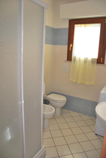 Bathroom 2, Appartamenti Margherita - Zona mare con clima e posti auto, Livorno