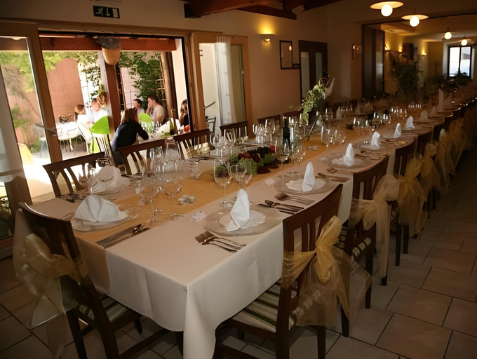Food & Drinks 3, Spacapanova hisa, Komen