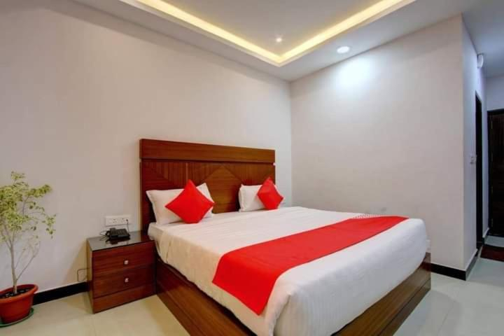 Others 5, Hotel Le Castle, Dindigul