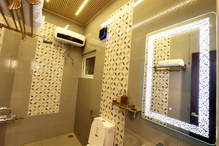 Bathroom 4, Green Wood Hill Cottage, The Nilgiris