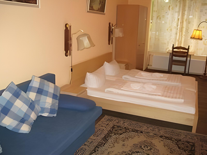 Bedroom 2, Hotel-Pension Spree, Berlin