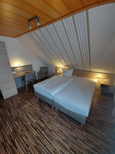 Bedroom 12