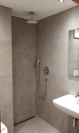 Bathroom 5