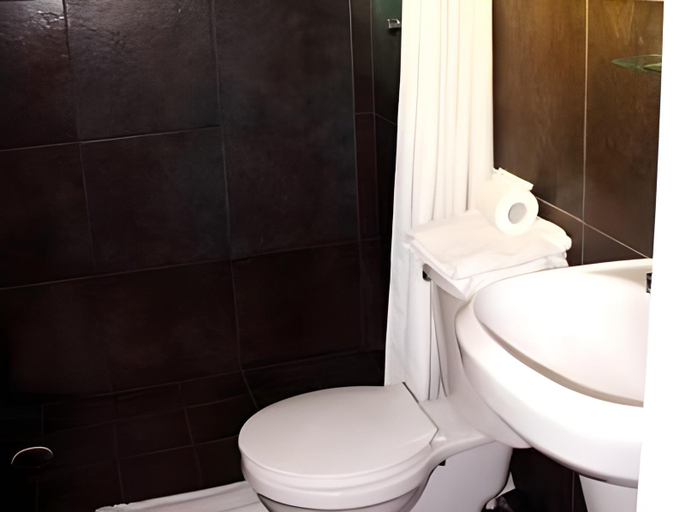 Bathroom, Portico Hotel & Galeria, Morelia