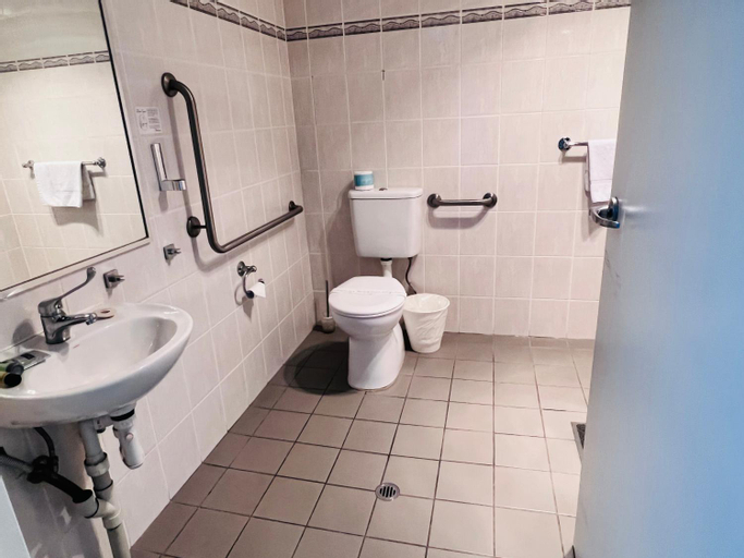 Bathroom 26