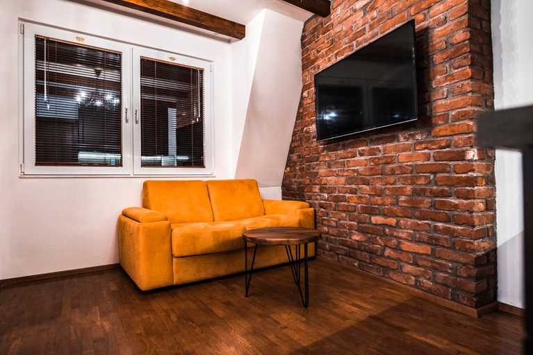 Shared lounge/TV area 2, Ohrid Boutique Apartments