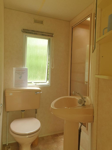 Bathroom 3, CAMPING LES PAILLOTES, Lot