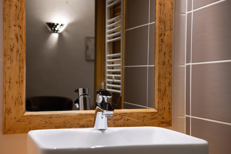 Bathroom 4, L'Alpage, Haute-Savoie