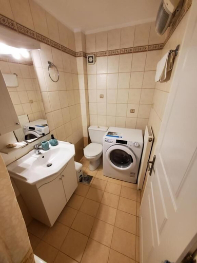 Bathroom 4, Sior Dionysios Apartments, Ionian Islands