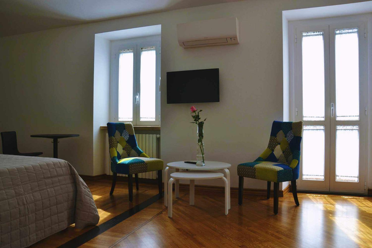 Others 5, B&B Cornelia, Teramo
