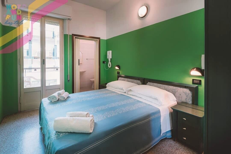 Bedroom 3, hotel T depandance, Rimini