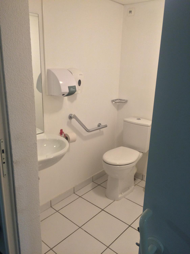 Bathroom, ibis budget Bar le Duc, Meuse